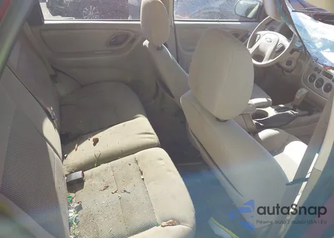 2005 Ford Escape Xlt z USA, uszkodzony, nr VIN 1FMYU03145KD84416